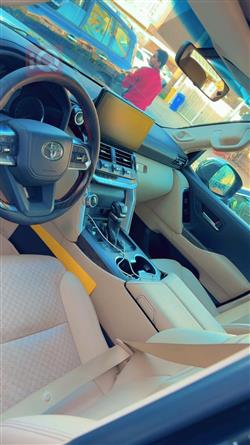 تۆیۆتا لاند کروزەر